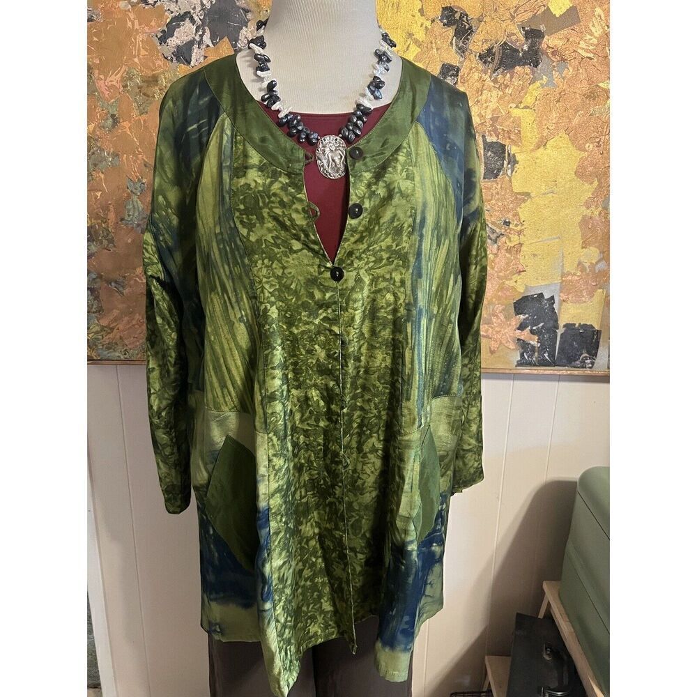 Exotica Womens Large Carmel Silky Green Batik Long Sleeved Kimono Jacket Pockets
